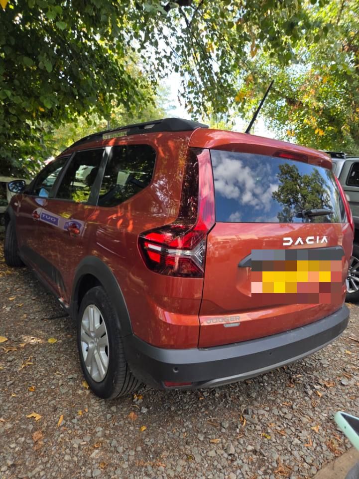 Dacia Jogger 1st Gen spotted by TheBestMummy